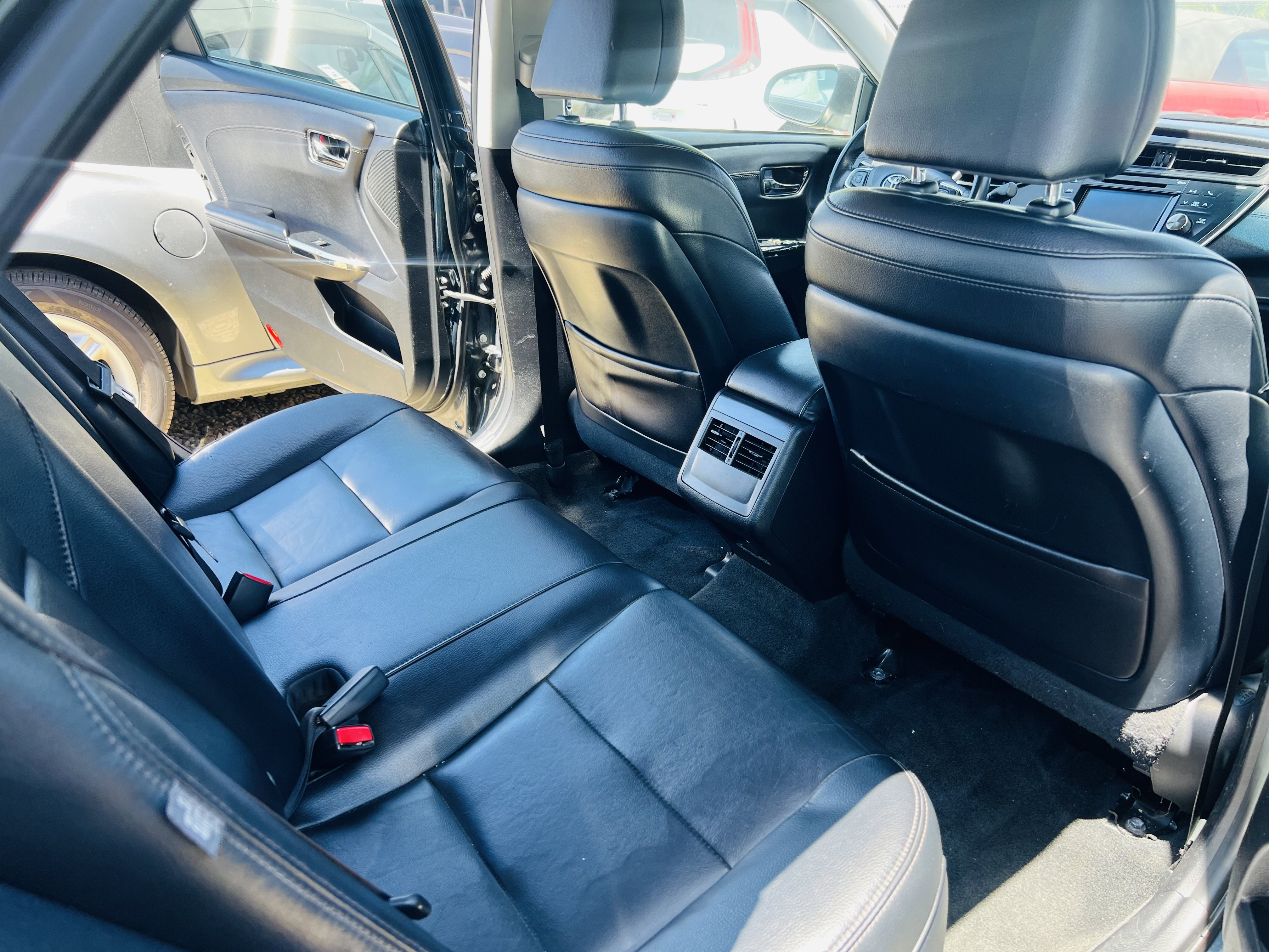 Used 2018 Toyota Avalon XLE FWD image 12