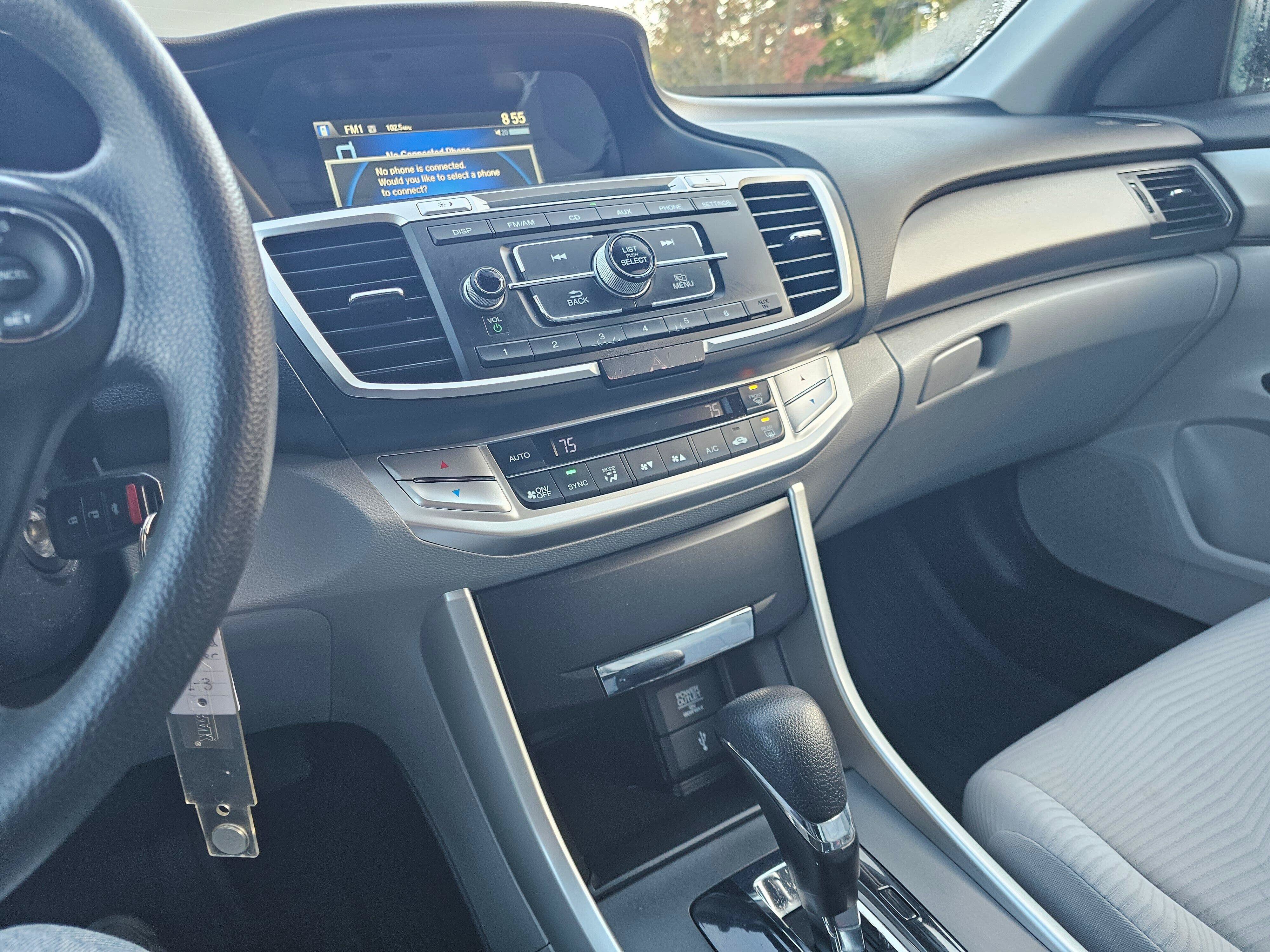 Used 2015 Honda Accord LX image 31