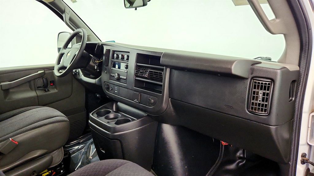 Used 2018 Chevrolet Express 2500 w/ Driver Convenience Package image 26