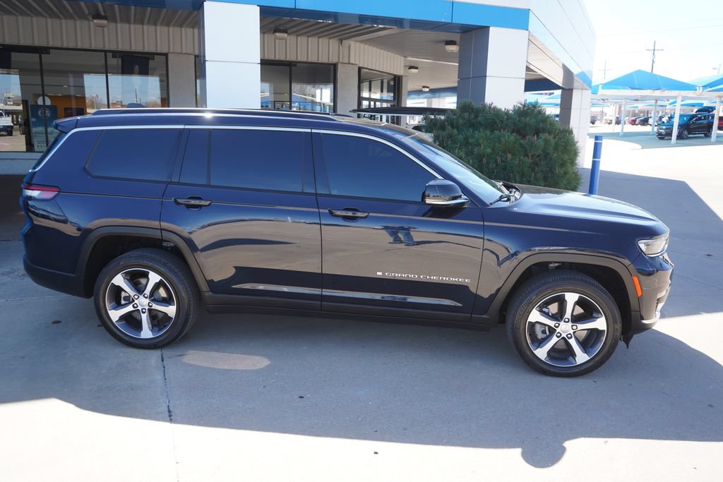 Used 2024 Jeep Grand Cherokee L Limited AWD/4WD image 10