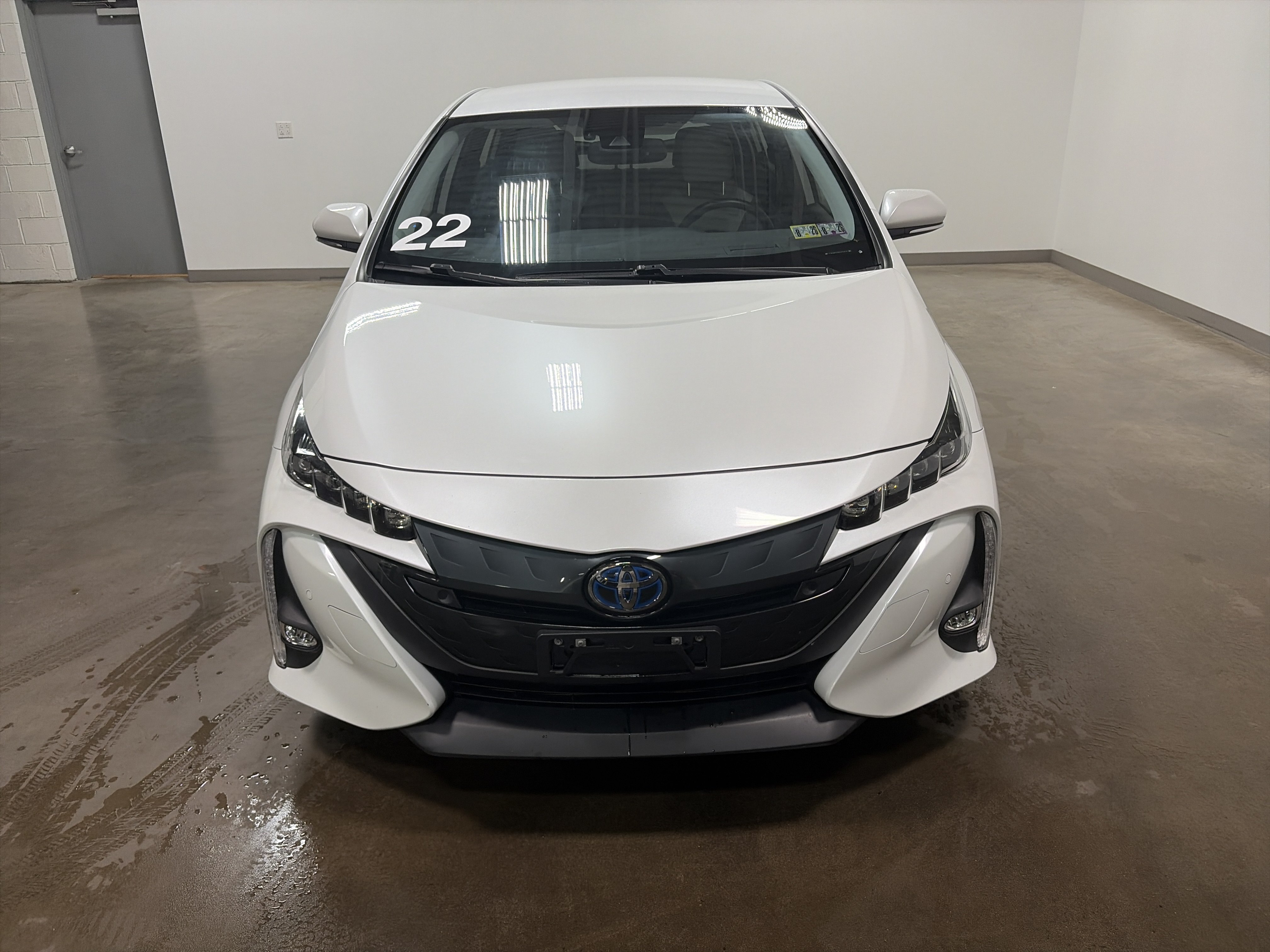 Used 2022 Toyota Prius Prime Limited FWD image 7
