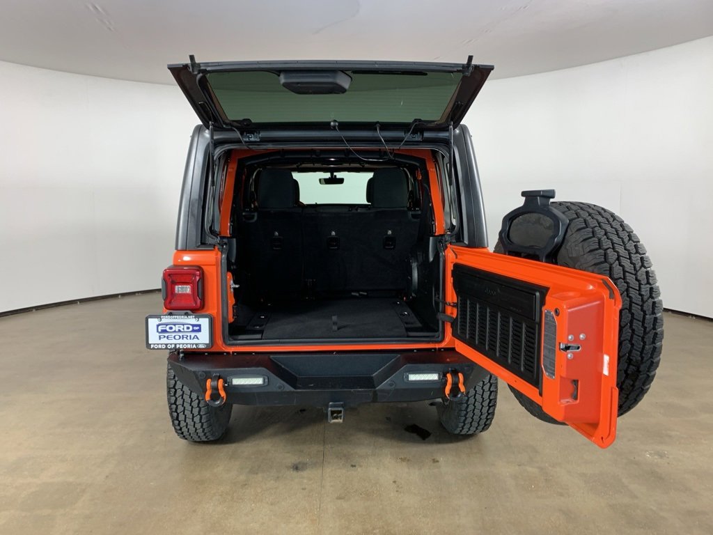 Used 2018 Jeep Wrangler Unlimited Sahara image 13