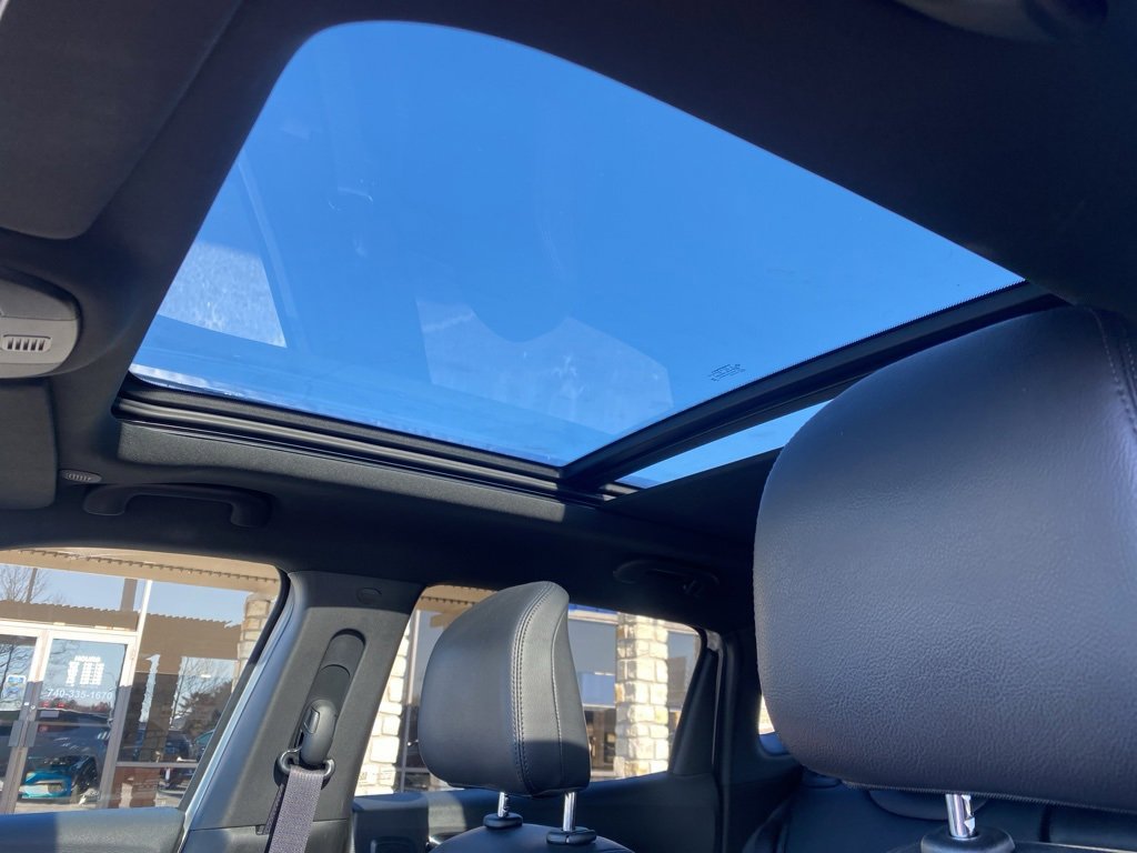 Used 2025 Jeep Compass Limited w/ High Altitude Package image 30