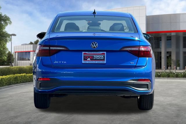 Used 2024 Volkswagen Jetta SE FWD image 5