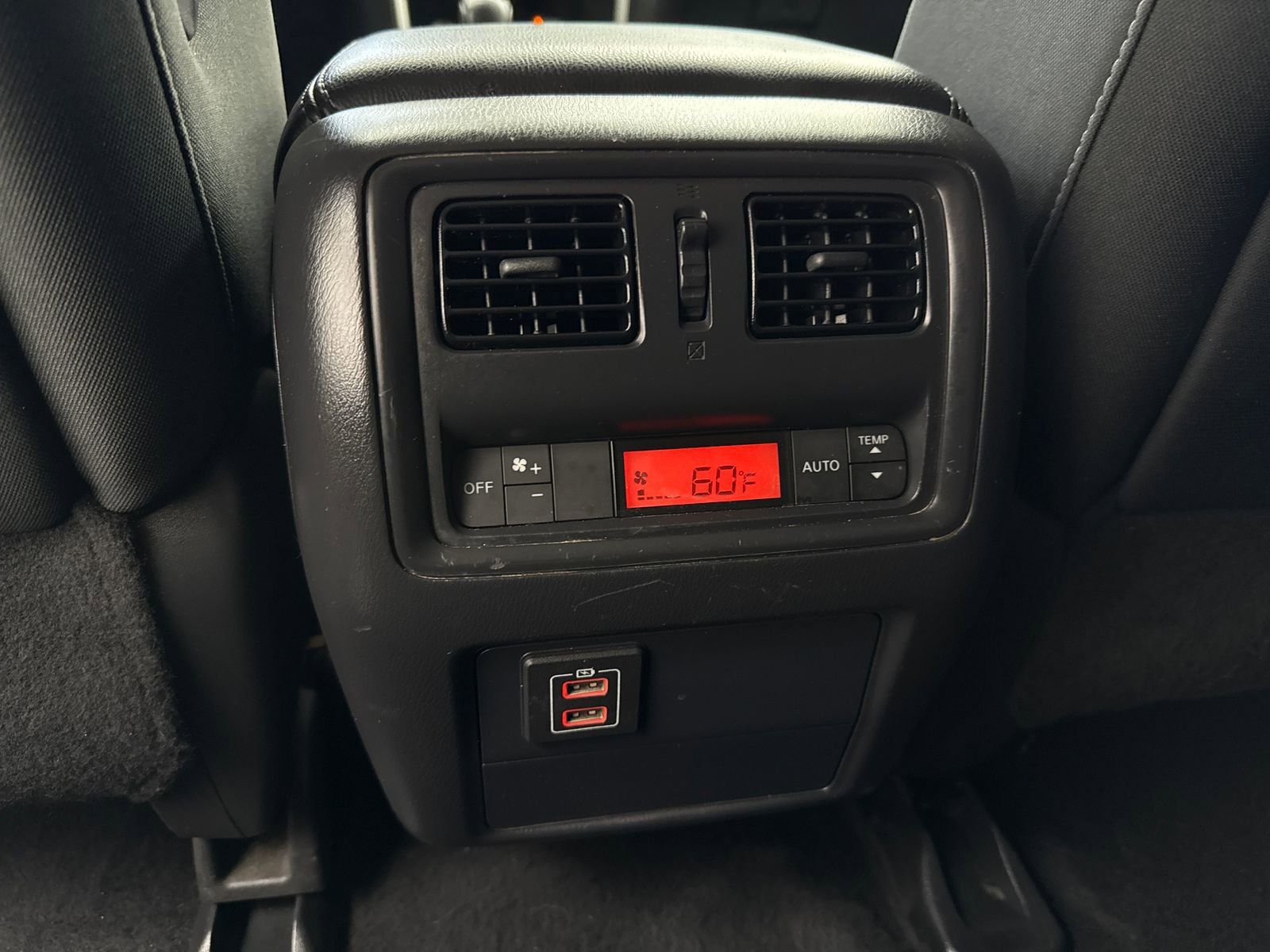 Used 2018 Nissan Pathfinder SV w/ SV All Weather Package AWD/4WD image 38