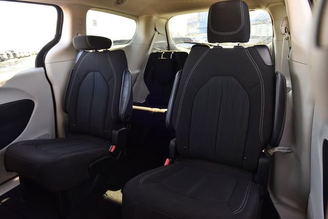 Used 2023 Chrysler Voyager LX image 20