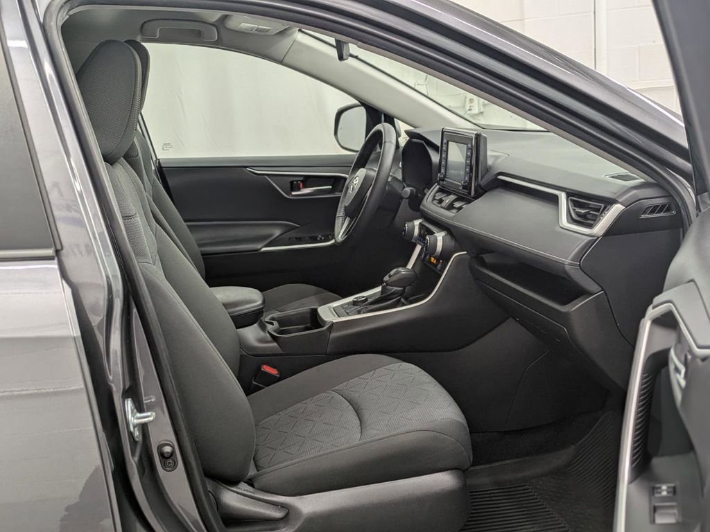 Used 2021 Toyota RAV4 XLE w/ XLE Grade Weather Package image 27