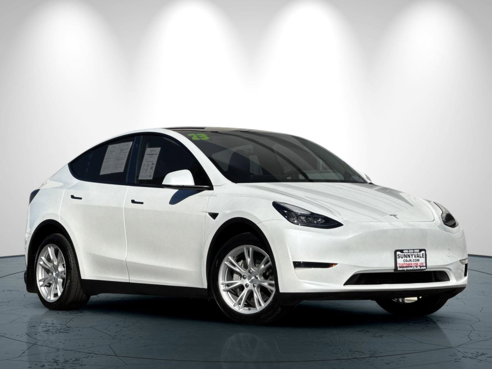 Used 2023 Tesla Model Y Long Range image 2