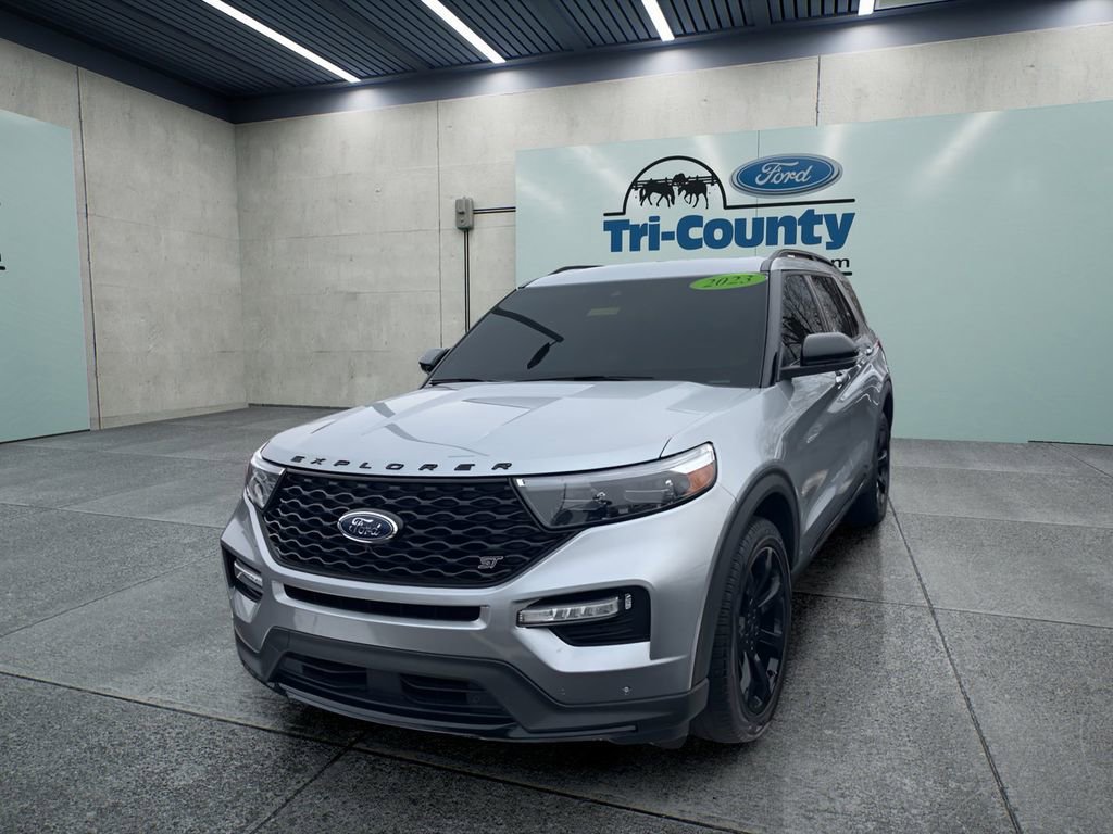 Used 2023 Ford Explorer ST w/ Equipment Group 401A AWD/4WD image 4