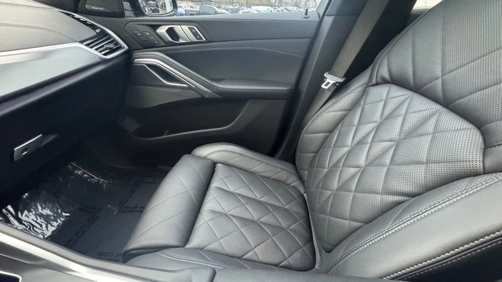 Used 2023 BMW X6 xDrive40i w/ M Sport Package image 28