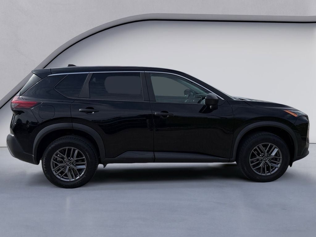 Used 2023 Nissan Rogue S image 6