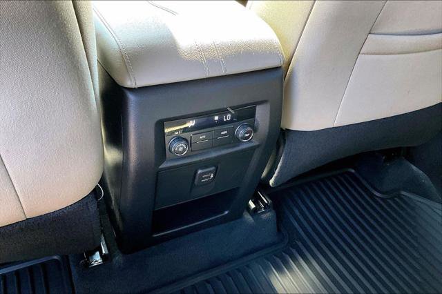 Used 2023 Chevrolet Traverse LS FWD image 18