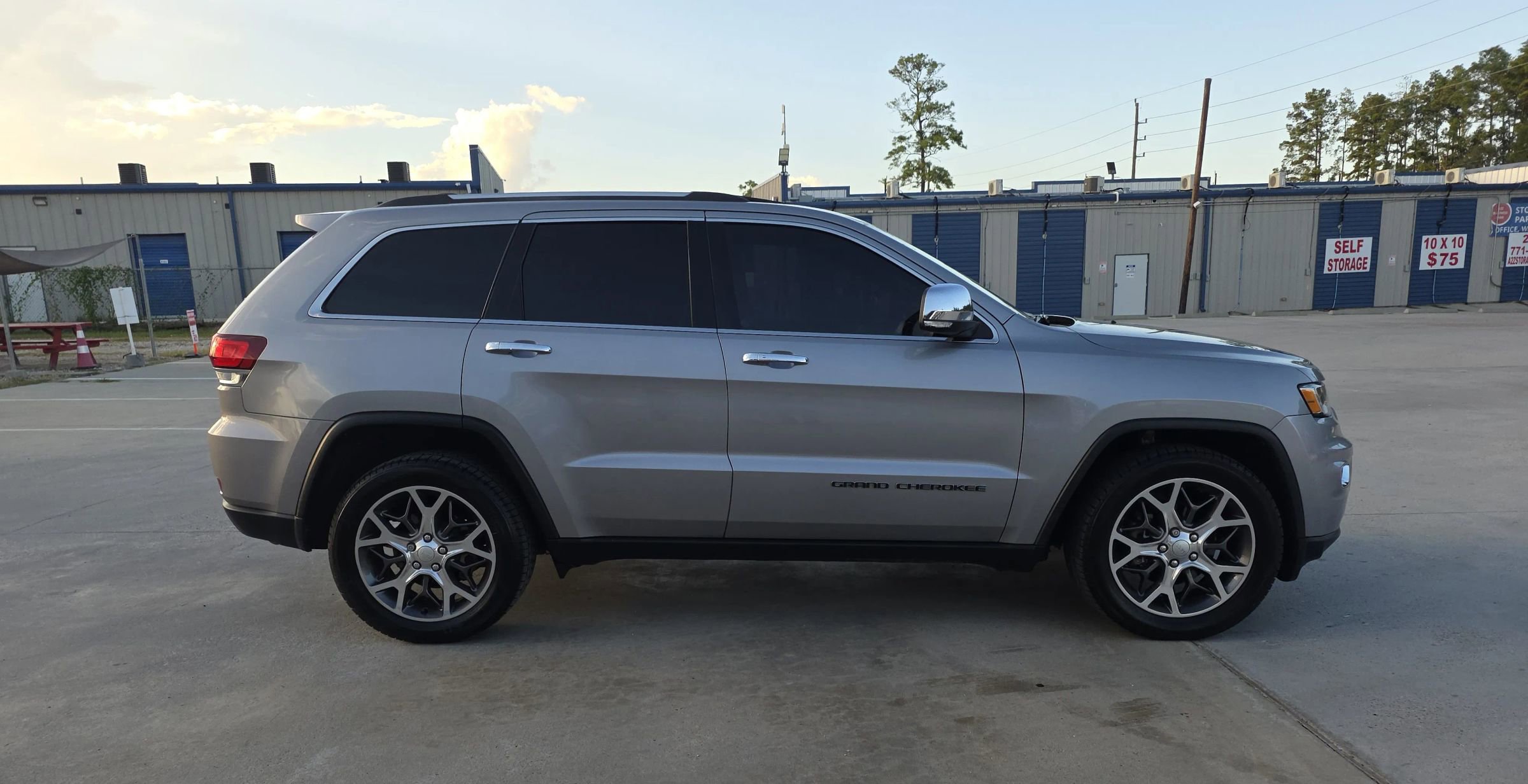 Used 2020 Jeep Grand Cherokee Limited image 9