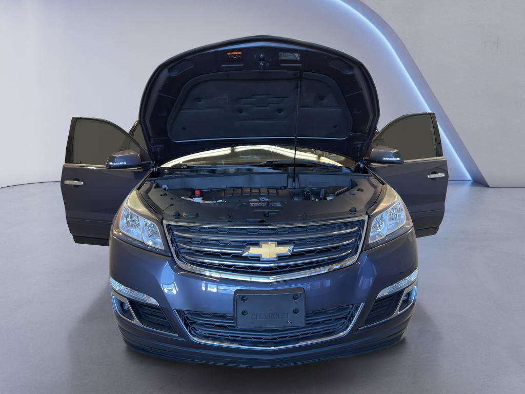 Used 2014 Chevrolet Traverse LT w/ LPO, 'HIT The Road' Package AWD/4WD image 8