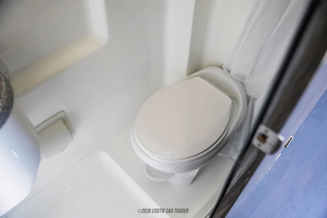 Used 2017 Mercedes-Benz Sprinter 3500 image 40