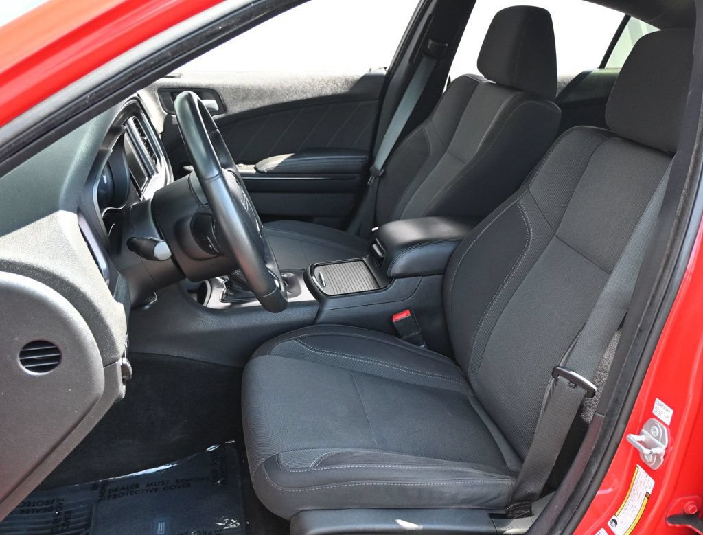 Used 2016 Dodge Charger SXT w/ Blacktop Package RWD image 12