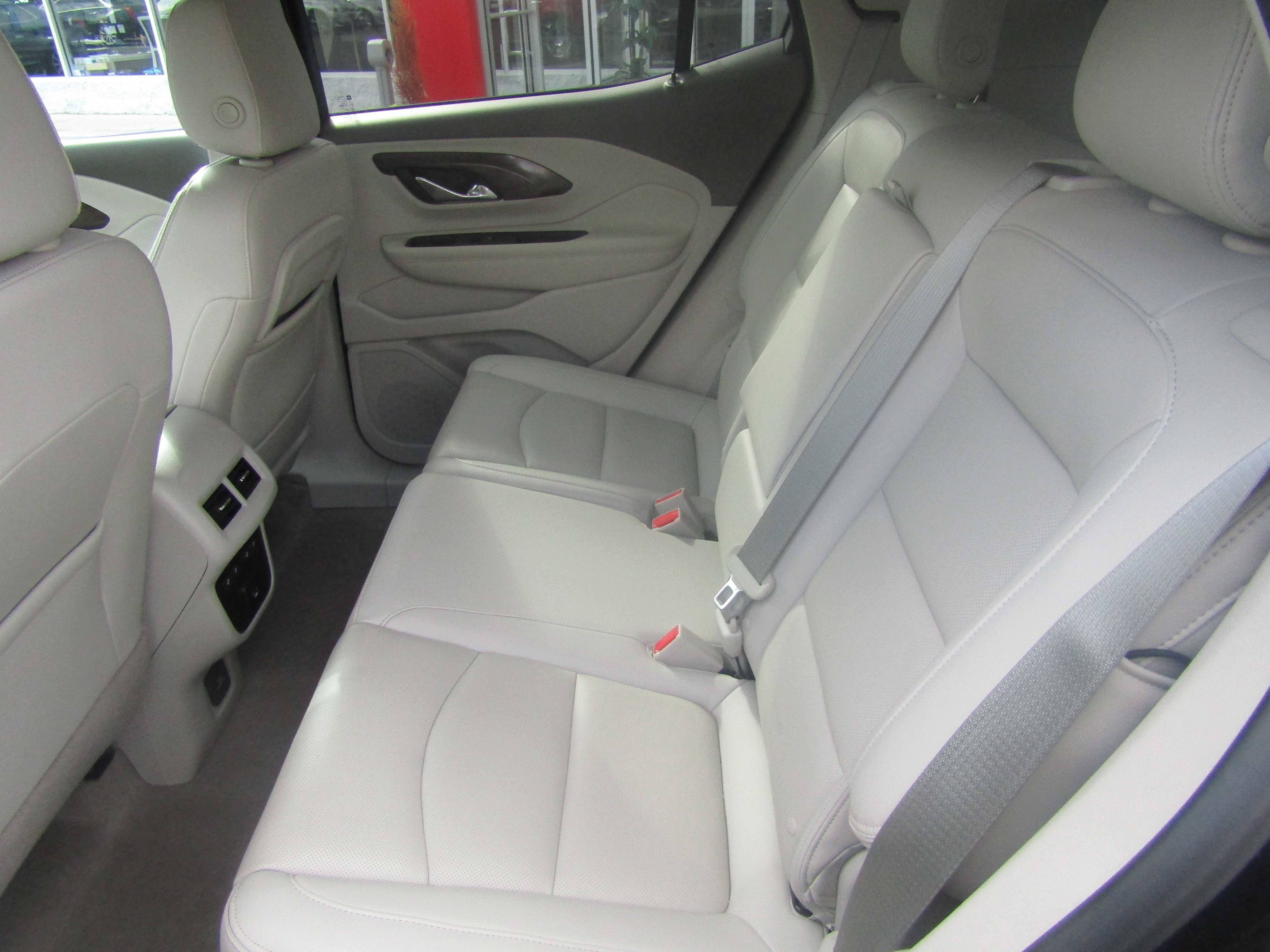 Used 2018 GMC Terrain Denali w/ Advanced Safety Package image 11