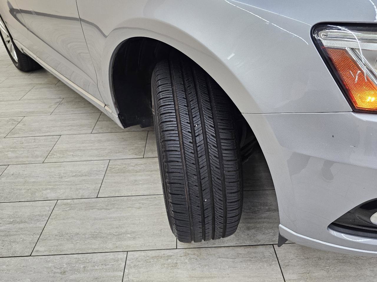 Used 2016 Audi Q5 2.0T Premium Plus w/ Technology Package image 40