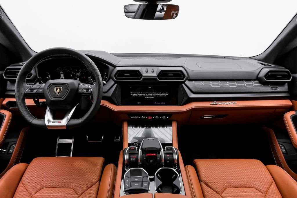Used 2025 Lamborghini Urus SE AWD/4WD image 13