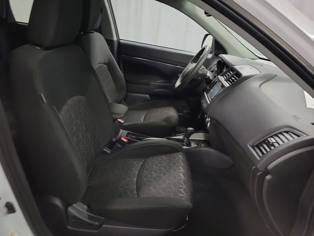 Used 2025 Mitsubishi Outlander Sport LE image 24