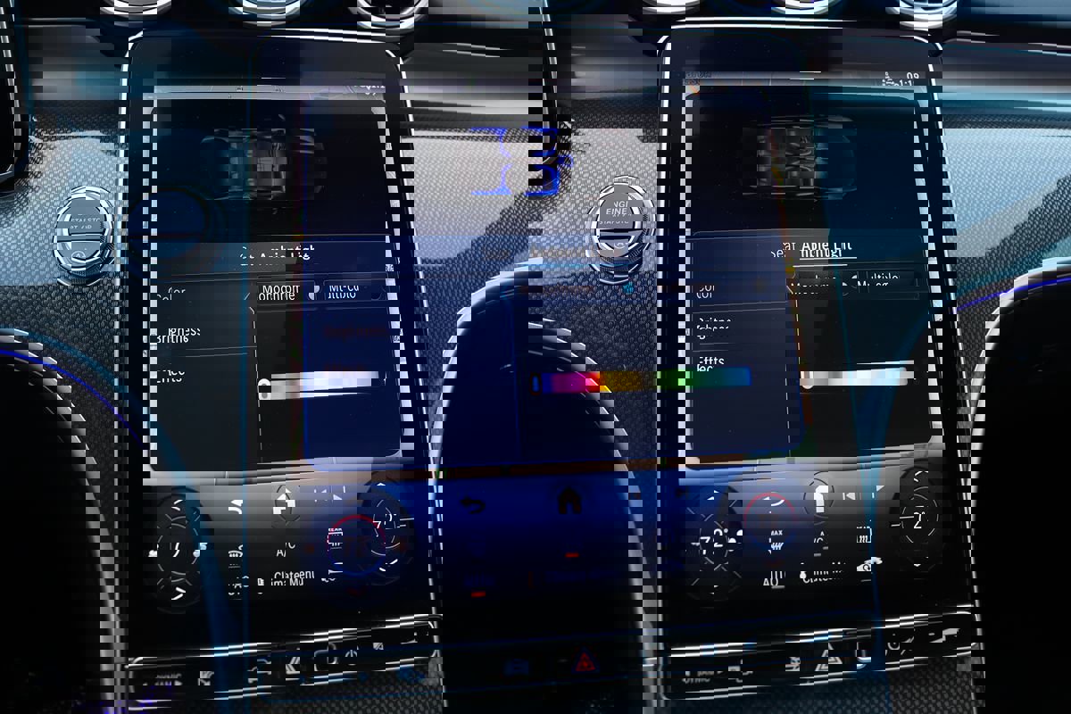 Used 2025 Mercedes-Benz C 300 Sedan image 28