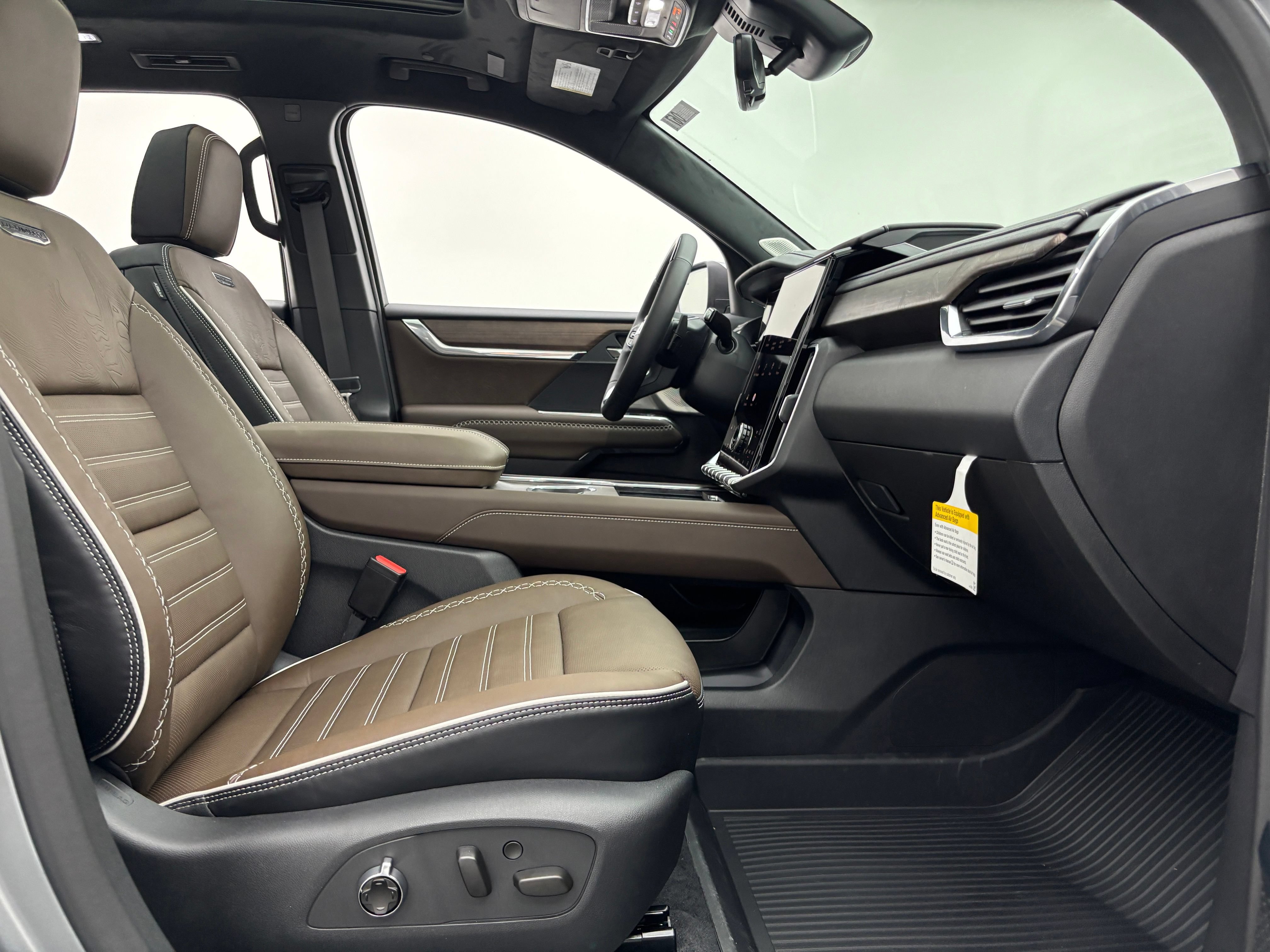 New 2026 GMC Acadia Denali Ultimate w/ LPO, Floor Liner Package AWD/4WD image 40
