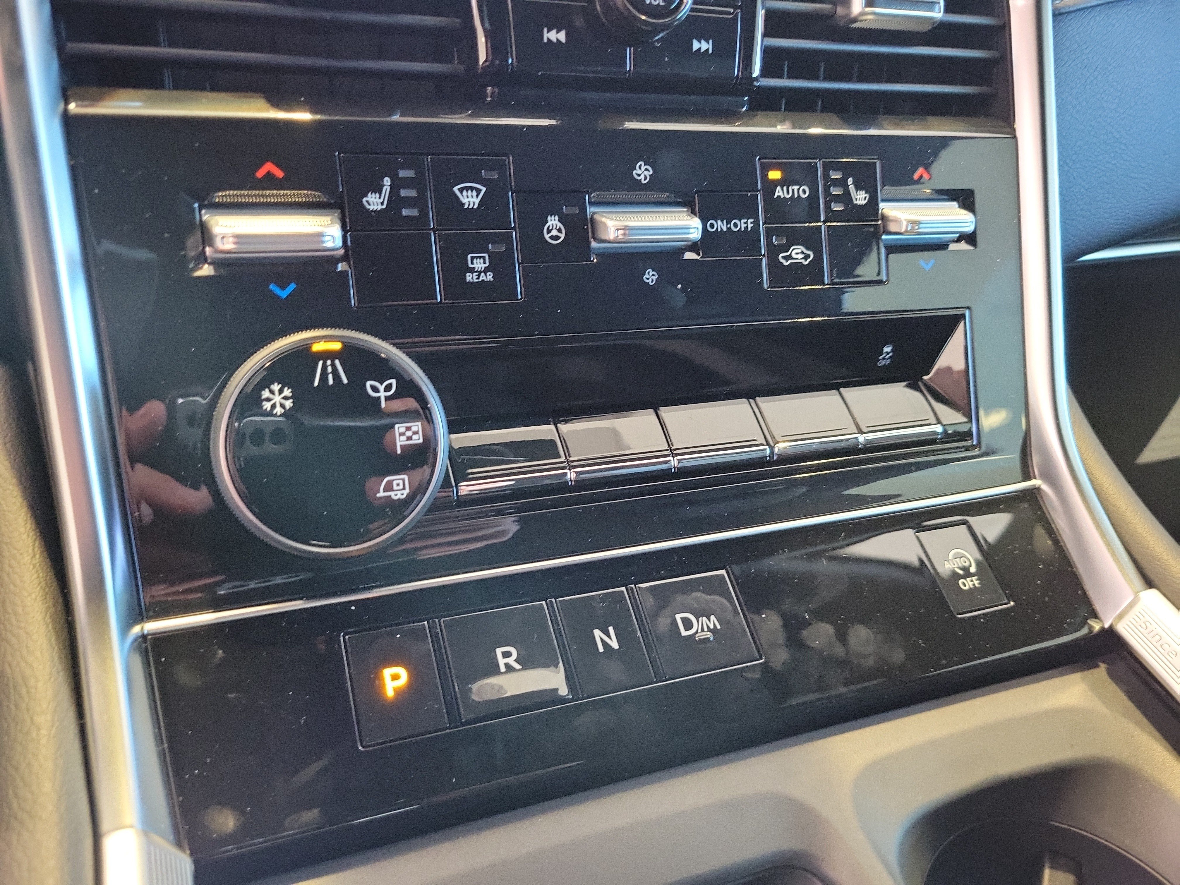 New 2026 Nissan Armada SL w/ Captain's Chari Seat Package RWD image 18