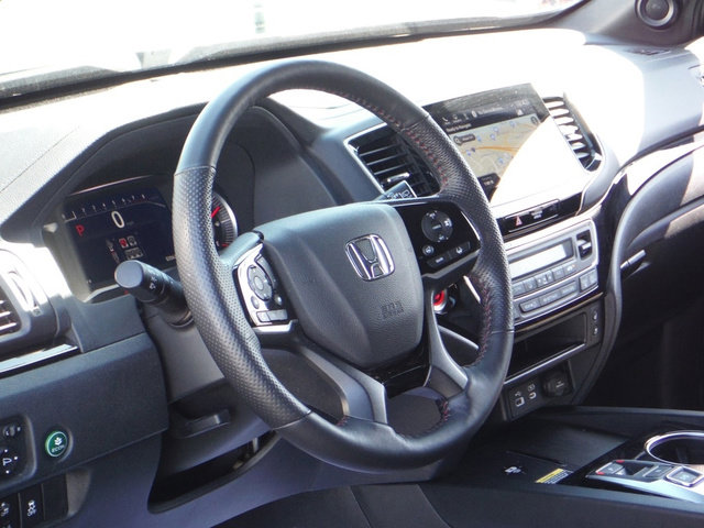 Used 2024 Honda Passport Black Edition image 13