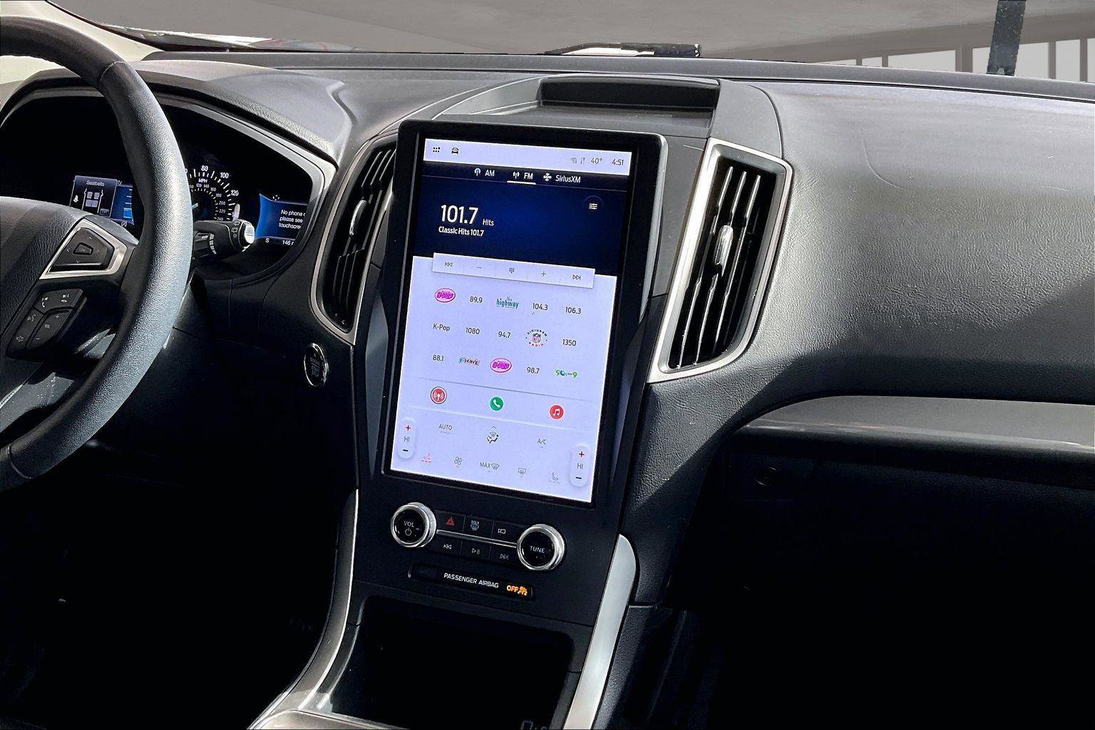 Used 2023 Ford Edge SEL image 7