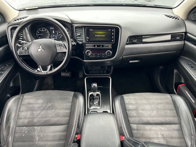 Used 2019 Mitsubishi Outlander AWD image 14