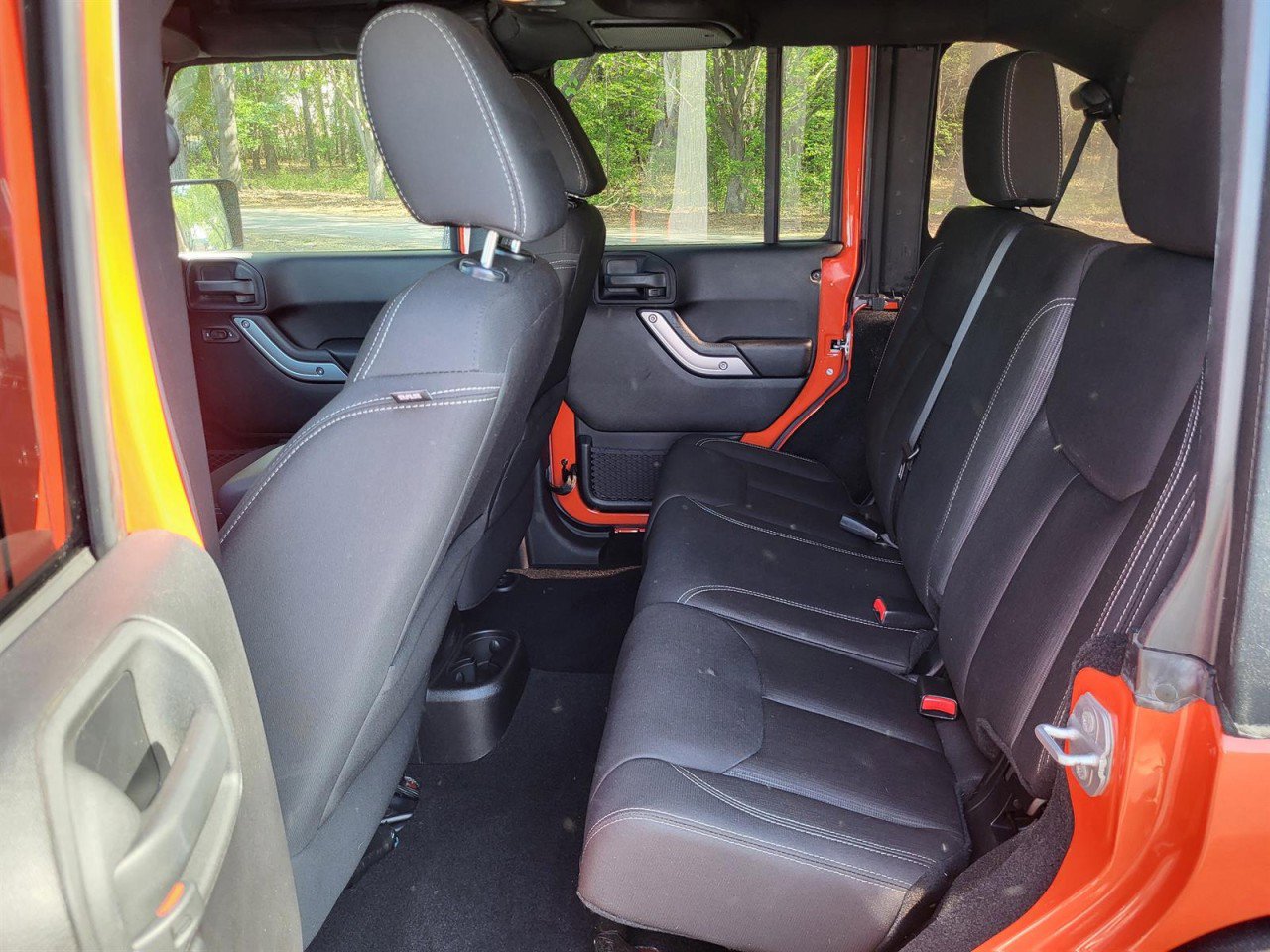 Used 2015 Jeep Wrangler Unlimited Rubicon w/ Dual Top Group image 12