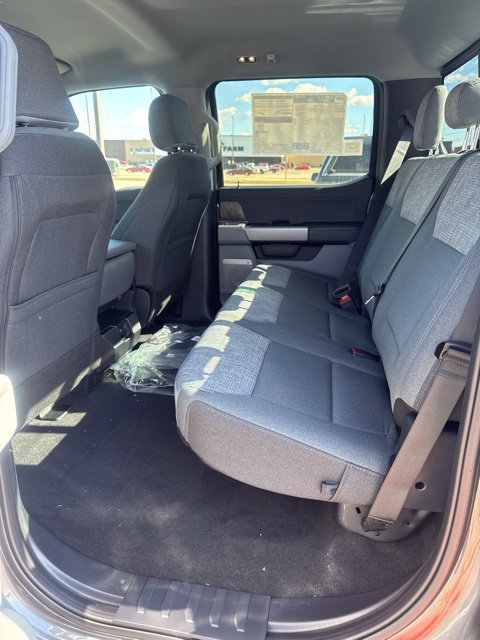 New 2026 Ford F250 XLT w/ XLT Premium Package AWD/4WD image 12
