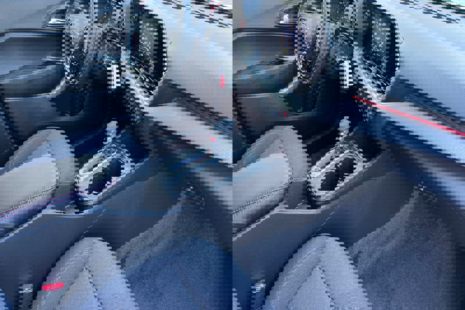 Used 2024 Chevrolet Trax RS image 16