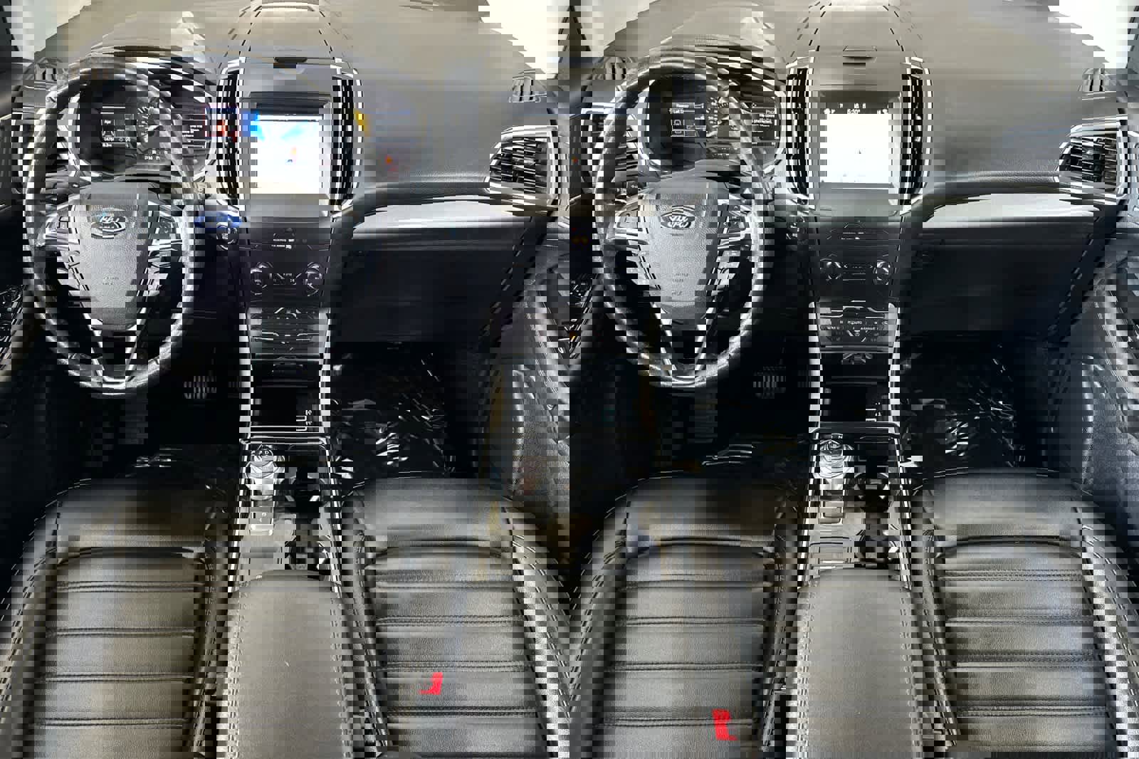 Used 2019 Ford Edge SEL w/ Equipment Group 201A image 3