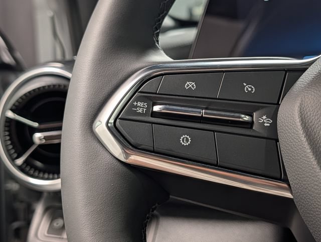 New 2027 Chevrolet Equinox LT w/ Convenience Package II FWD image 18