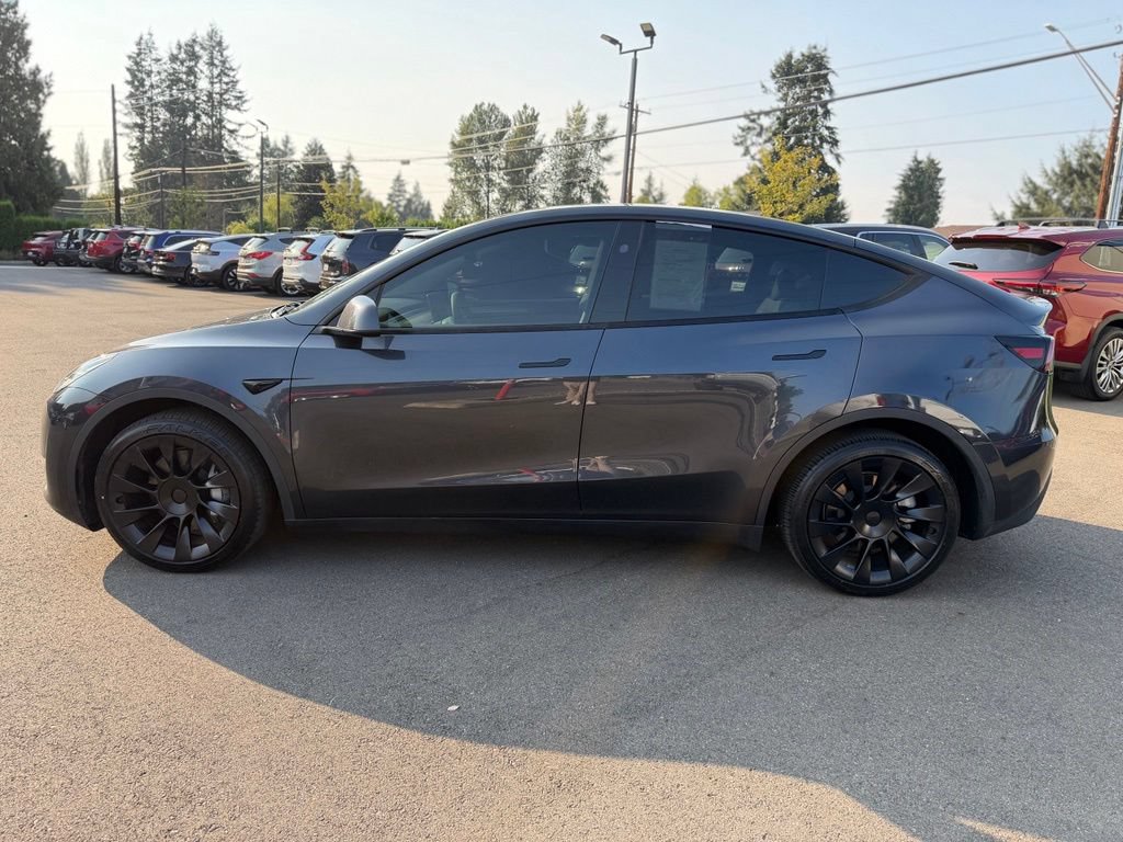 Used 2024 Tesla Model Y Long Range AWD/4WD image 8