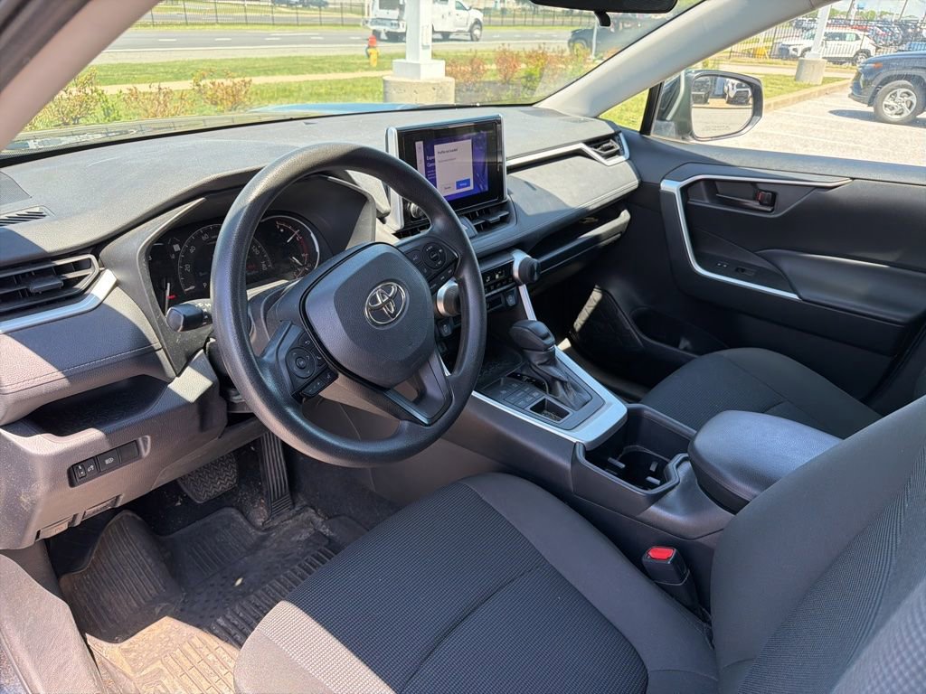 Used 2023 Toyota RAV4 LE AWD/4WD image 11