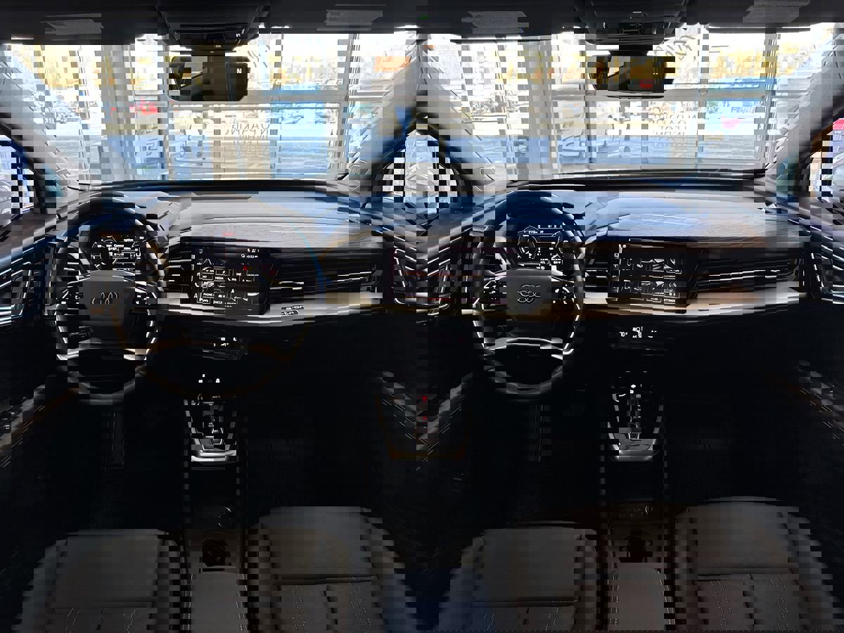 Used 2024 Audi Q4 e-tron Premium Plus w/ Premium Plus image 18