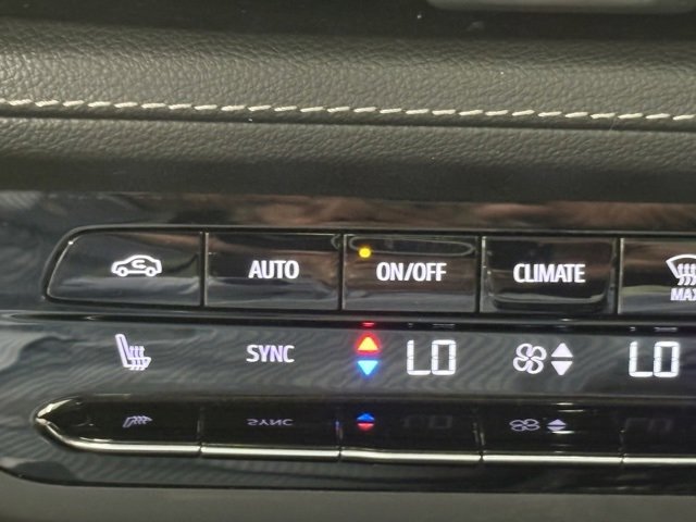 Used 2023 Buick Envision Essence w/ Sport Touring Package image 27