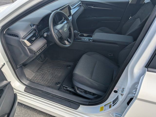 Used 2025 Toyota Camry LE w/ Convenience Package image 9