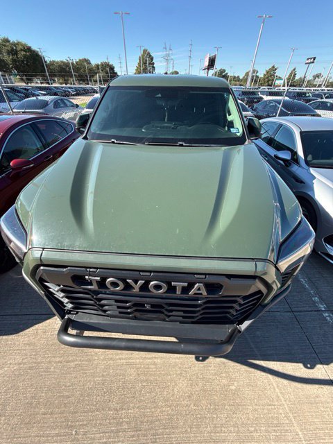 Used 2023 Toyota Tundra Limited w/ TRD Off-Road Package AWD/4WD image 9