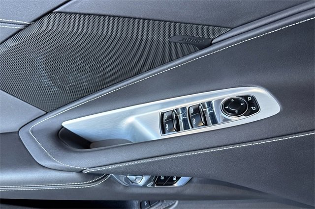 Used 2021 Chevrolet Corvette Stingray Convertible w/ Z51 Performance Package image 11