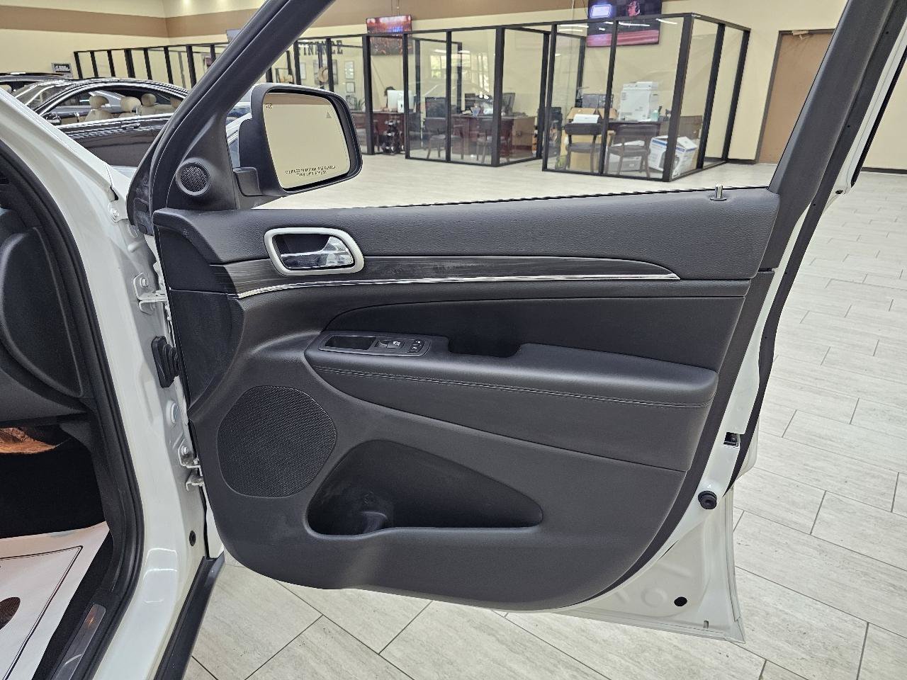 Used 2021 Jeep Grand Cherokee Limited RWD image 40