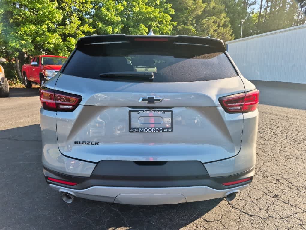 New 2026 Chevrolet Blazer LT w/ Convenience Package FWD image 6