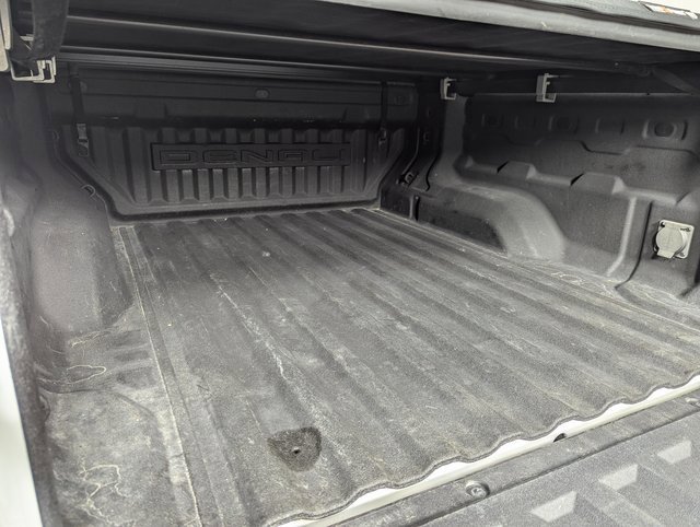 Used 2023 GMC Canyon Denali image 7