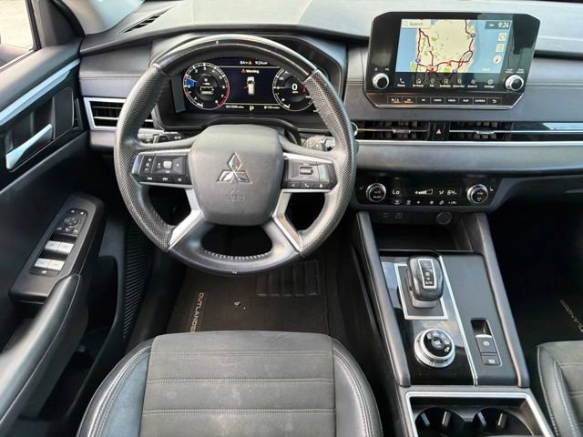 Used 2023 Mitsubishi Outlander SE FWD image 18