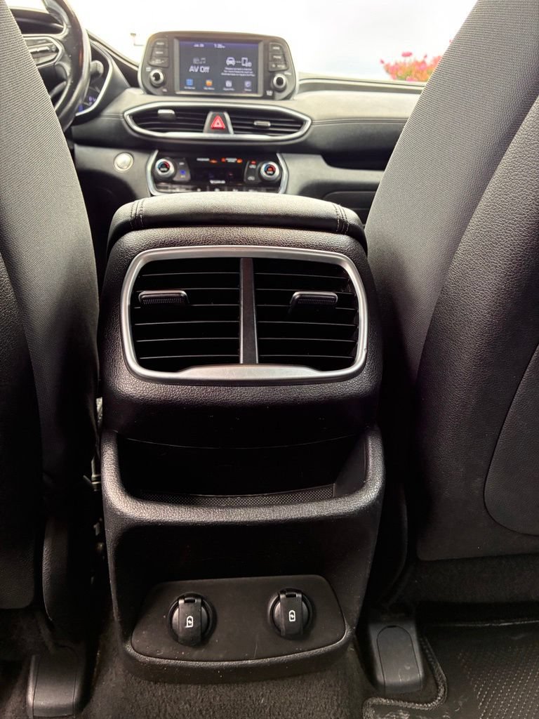 Used 2019 Hyundai Santa Fe SEL FWD image 17