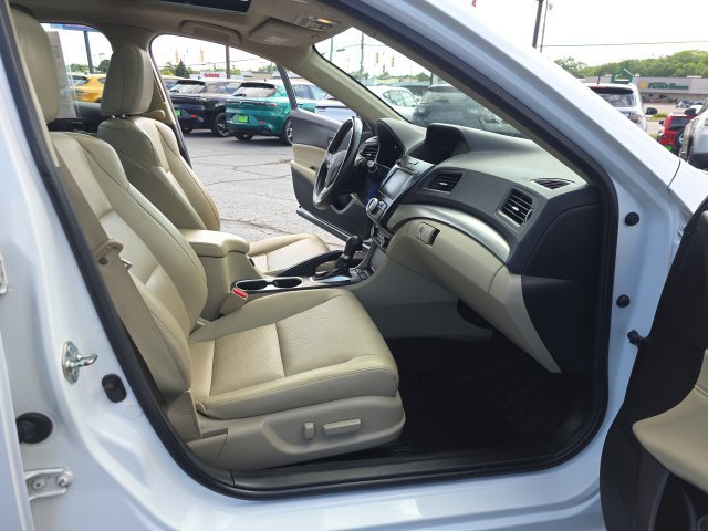 Used 2016 Acura ILX w/ Technology Plus Package FWD image 33