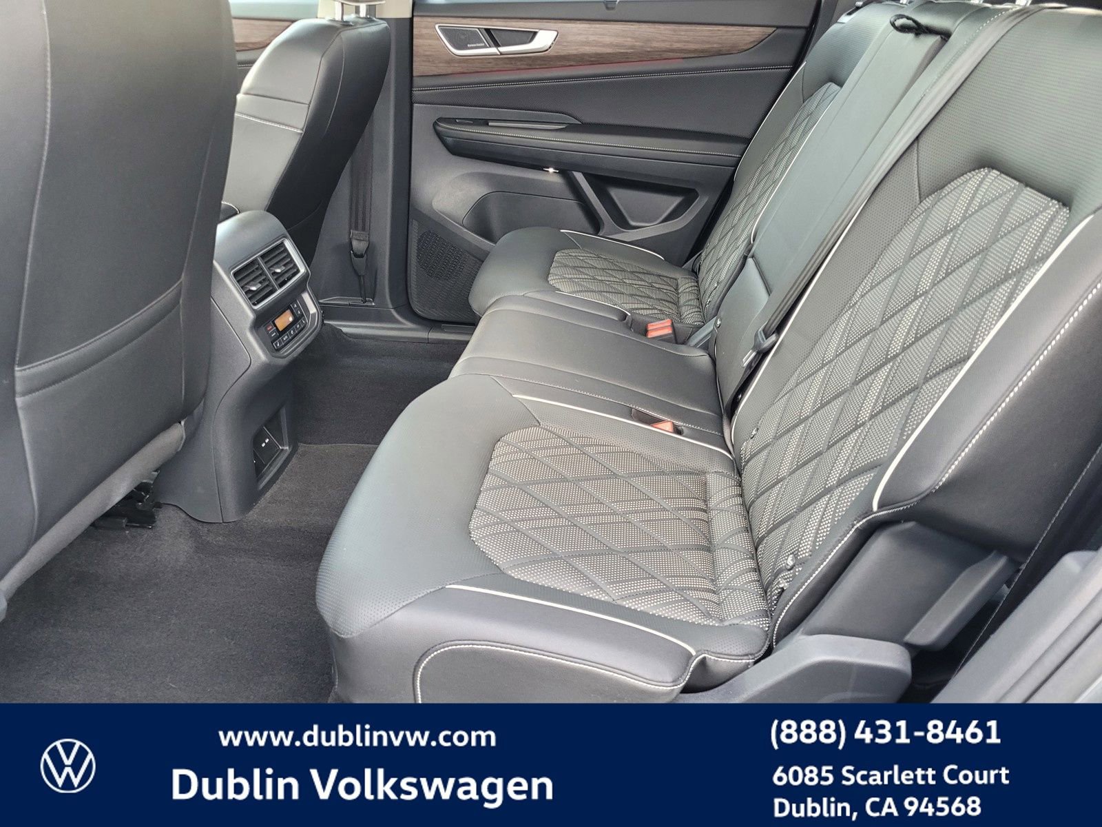 Certified 2025 Volkswagen Atlas SEL Premium R-Line image 10