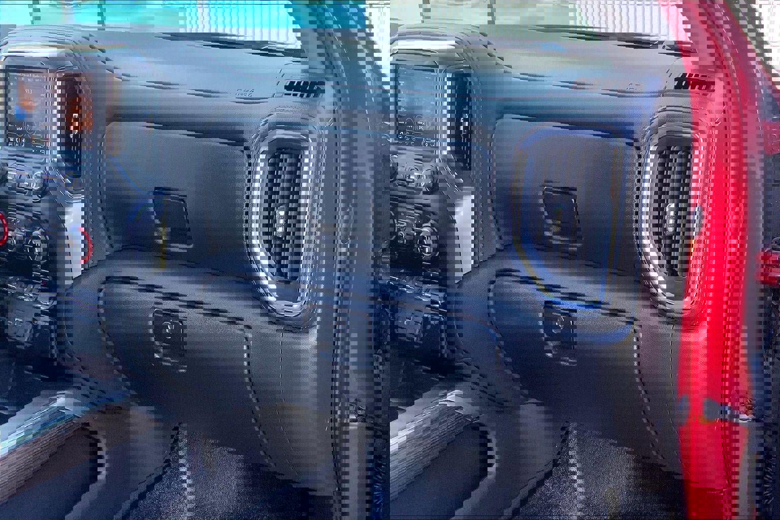 Used 2022 Chevrolet Silverado 1500 LT Trail Boss w/ Convenience Package II image 16